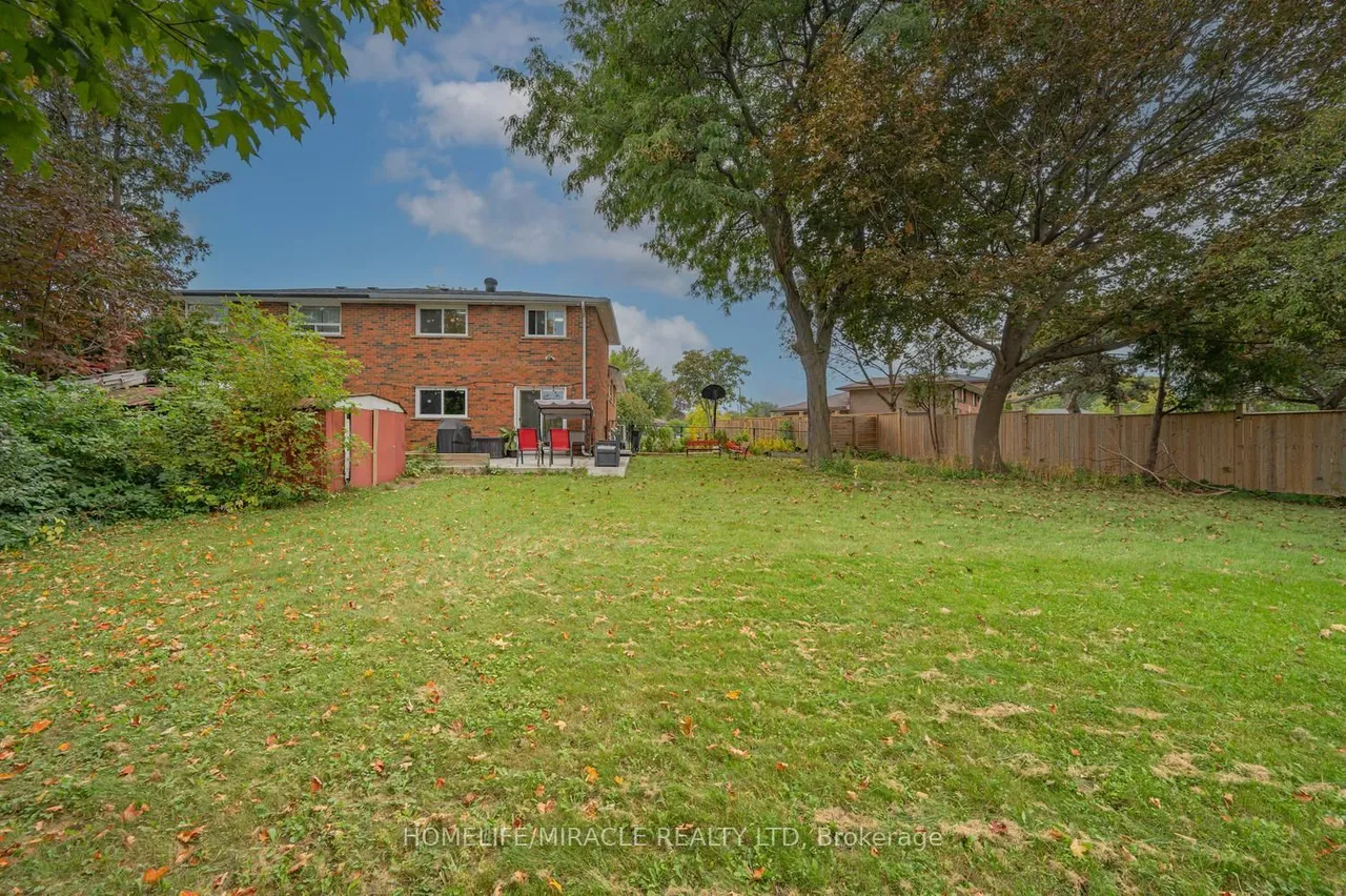 54 Sunderland Crescent — photo 50