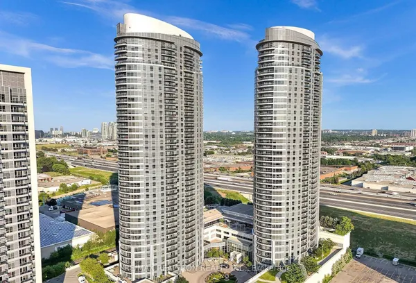 135 Village Green Square, Unit 2319