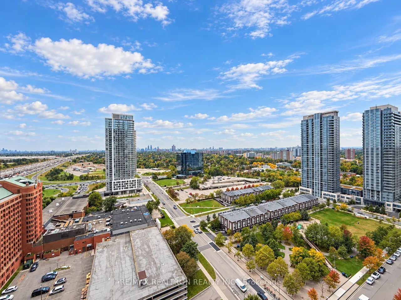 135 Village Green Square, Unit 2319 — photo 22
