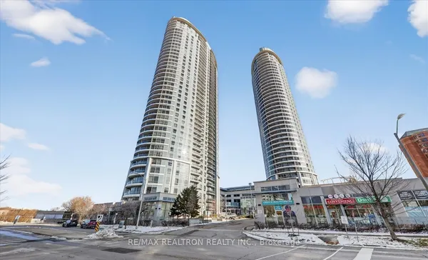 135 Village Green Square, Unit 2319 — photo 2