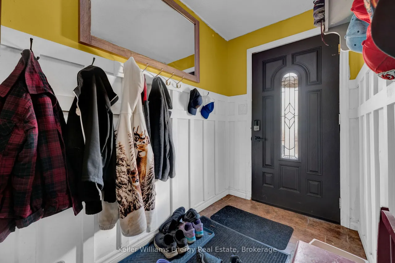 741 Ritson Road S — photo 3