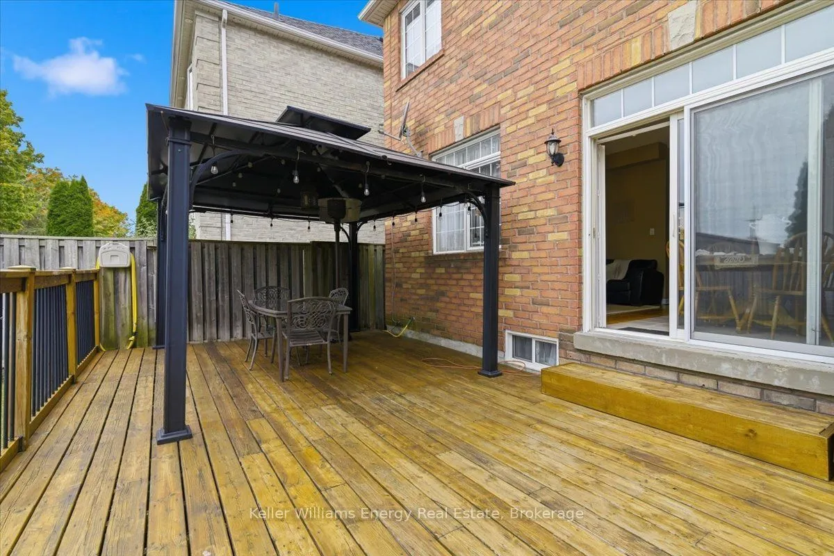 27 Dent Street — photo 45