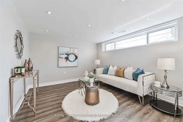 123 Bowman Avenue, Unit Lower