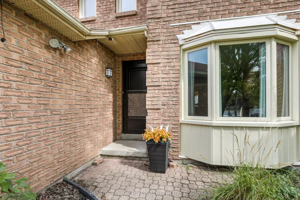 648 Cognac Crescent — photo 2