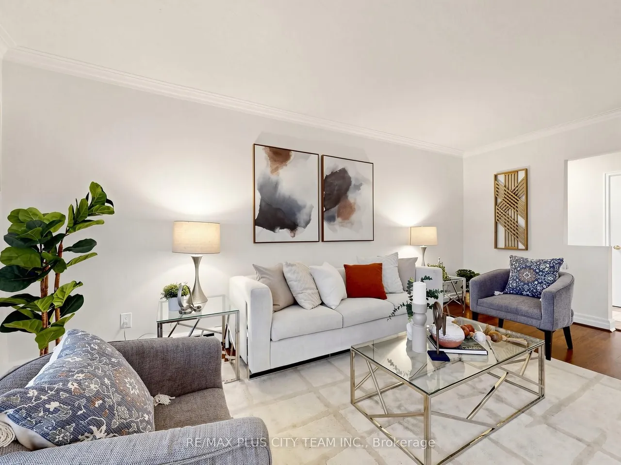 16 Holford Crescent — photo 3