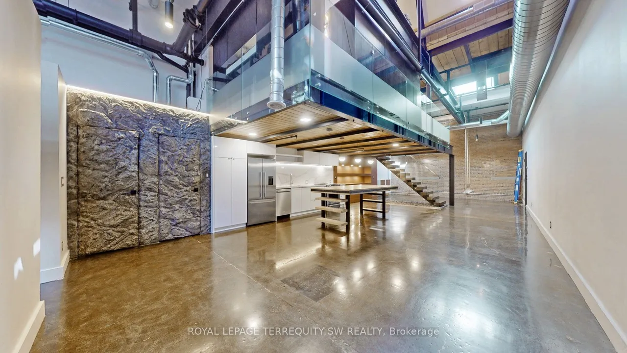 326 Carlaw Avenue, Unit 124 — photo 3
