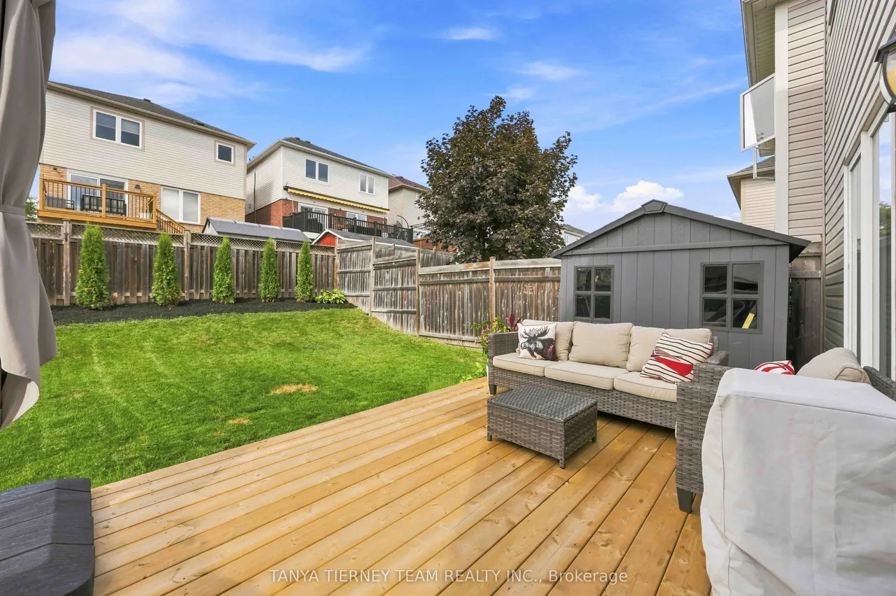 828 Taggart Crescent — photo 47