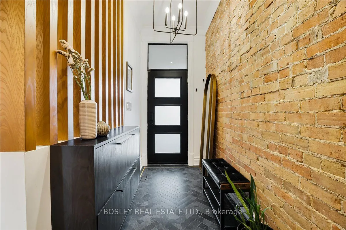 372 Logan Avenue — photo 3