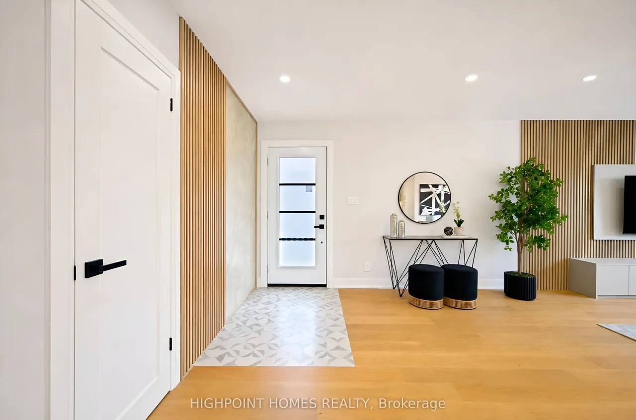 26 Slan Avenue — photo 3