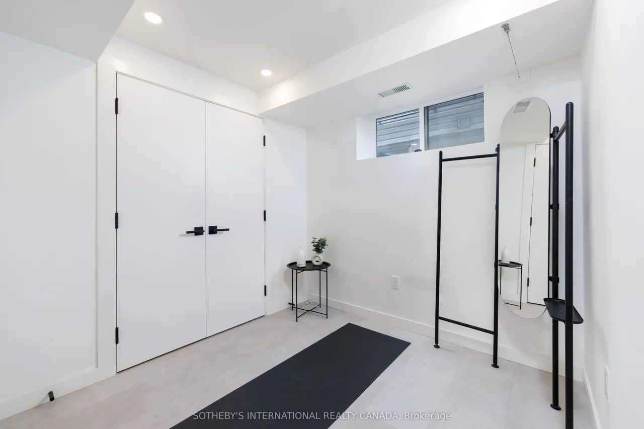 34 Hastings Avenue — photo 40