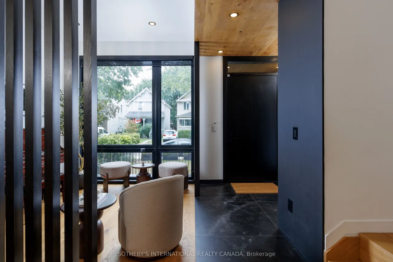 34 Hastings Avenue — photo 2