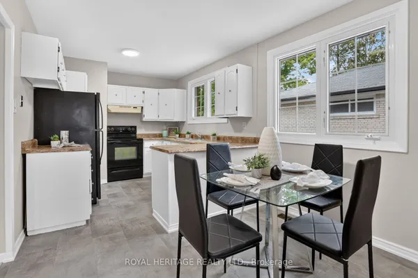 914 Donovan Crescent — photo 2