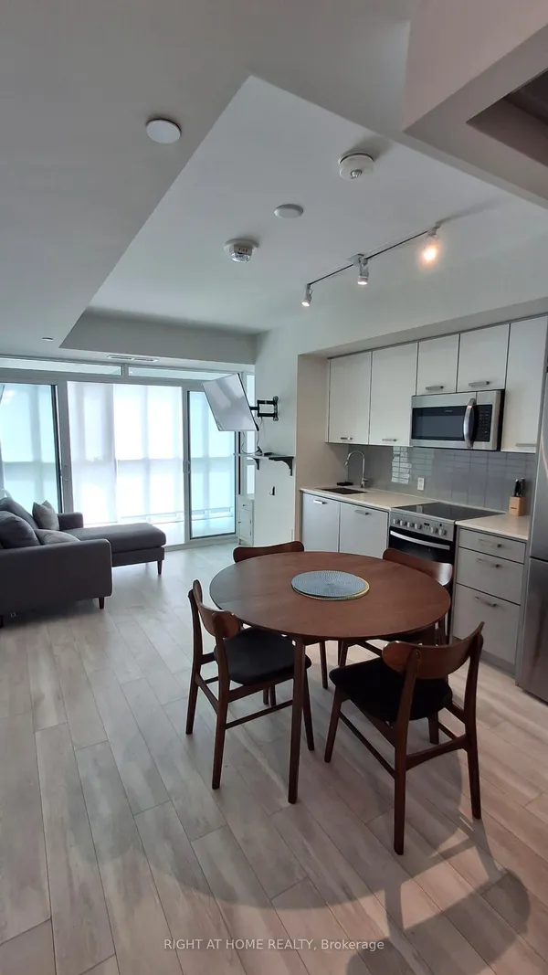 1630 Queen Street E, Unit 211