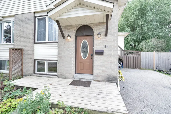 10 Fairbairn Court — photo 2