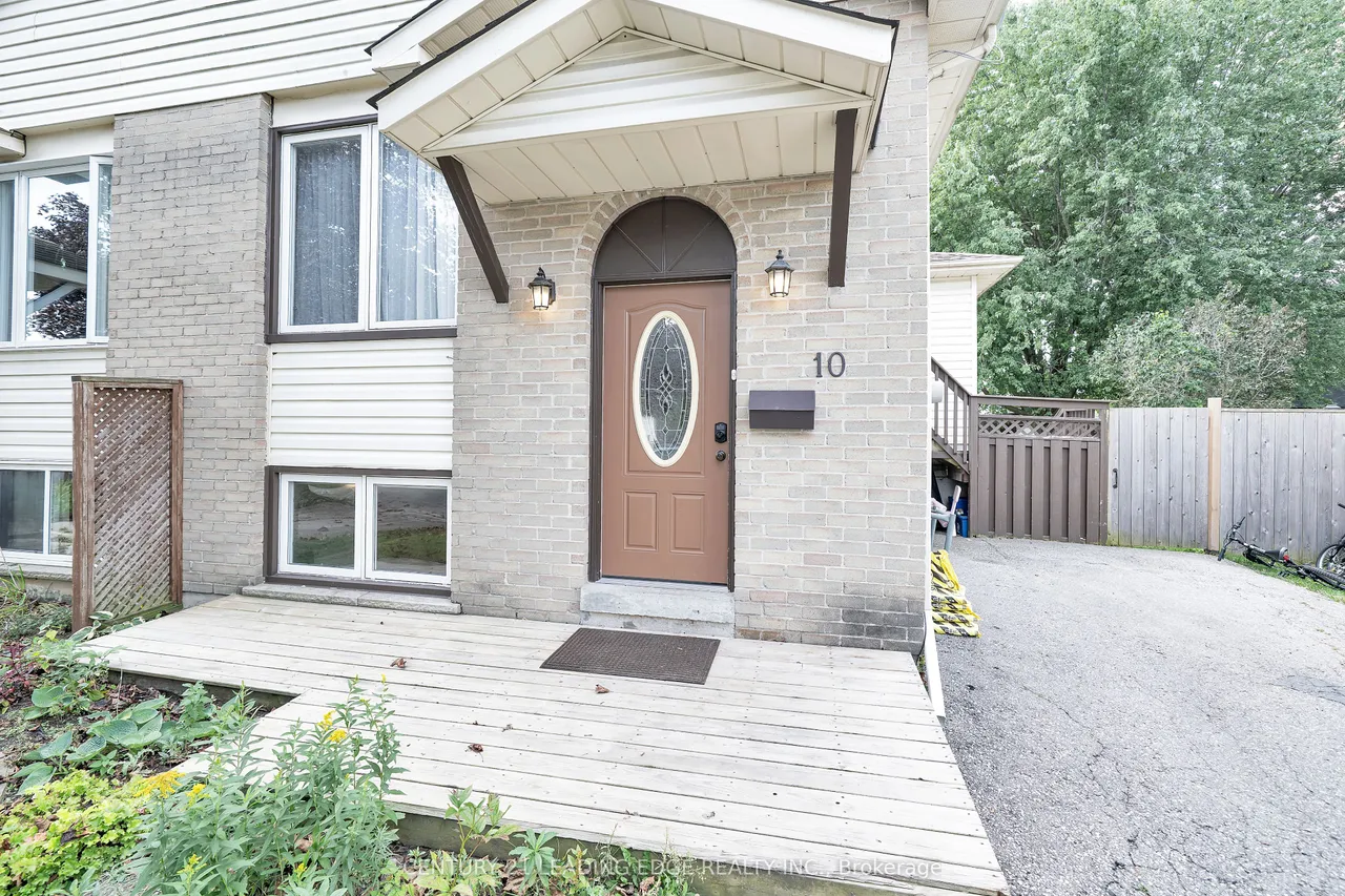 10 Fairbairn Court — photo 2