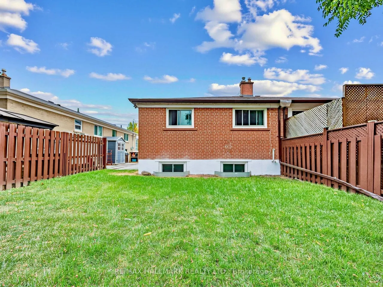16 Avis Crescent — photo 47