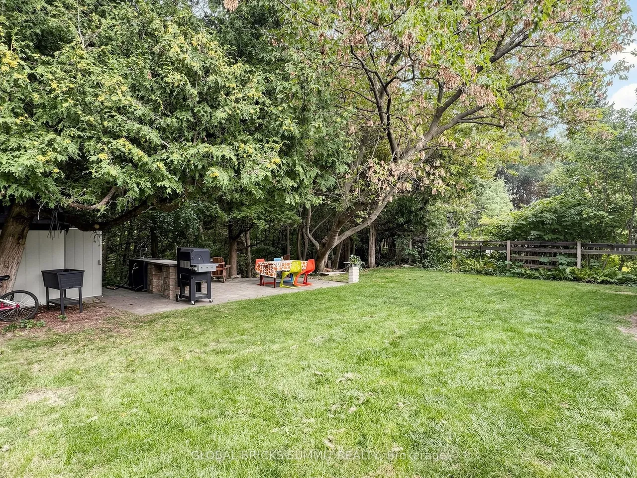 17 Amboy Road — photo 31