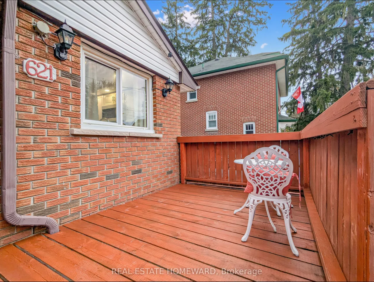 621 Byron Street S — photo 3