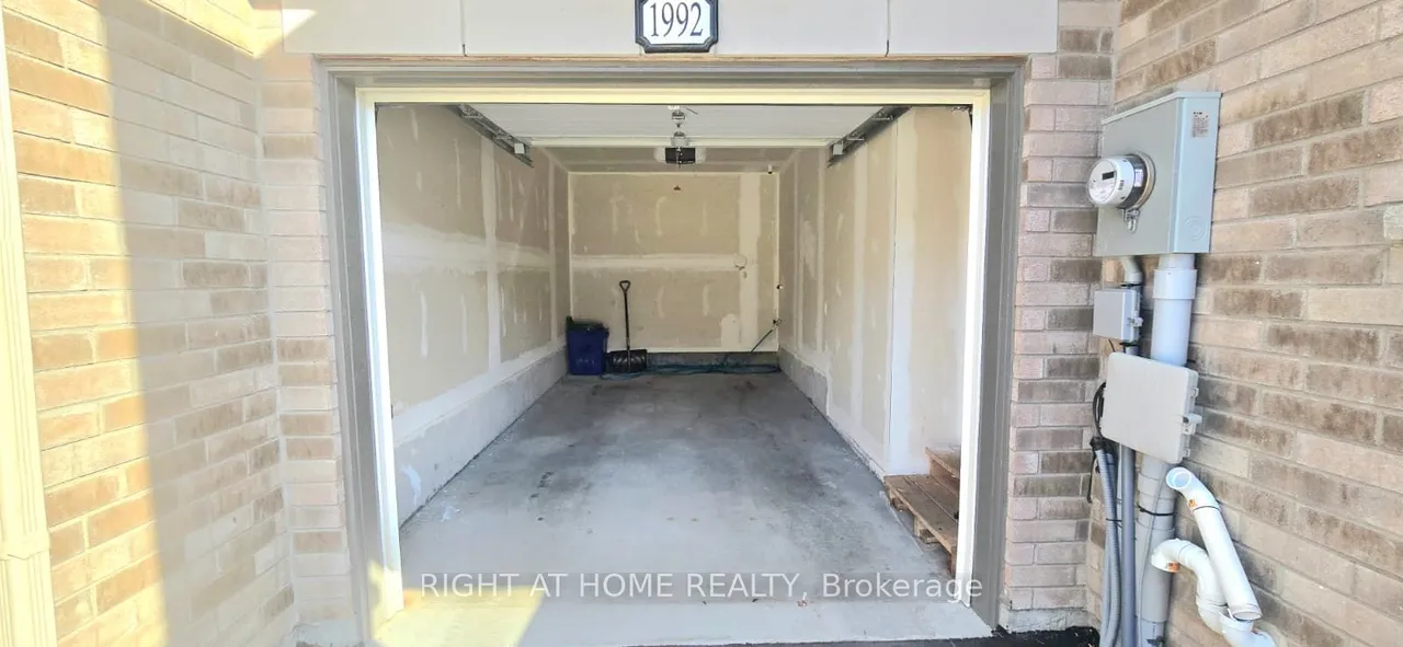 1992 Cameron Lott Crescent — photo 33