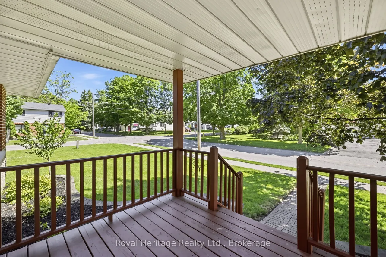 12 Simcoe Street — photo 3