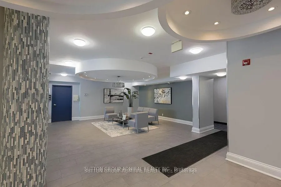 60 Fairfax Crescent, Unit 409