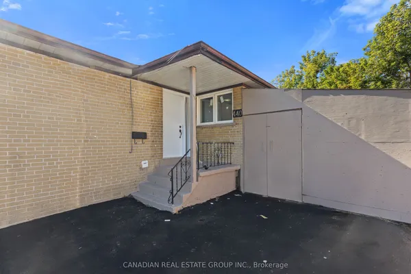 440 Macaulay Street — photo 2