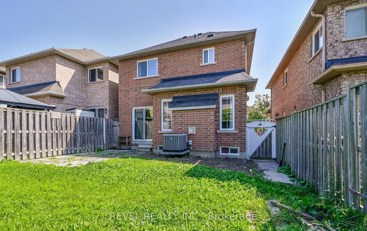 91 Oceanpearl Crescent — photo 32