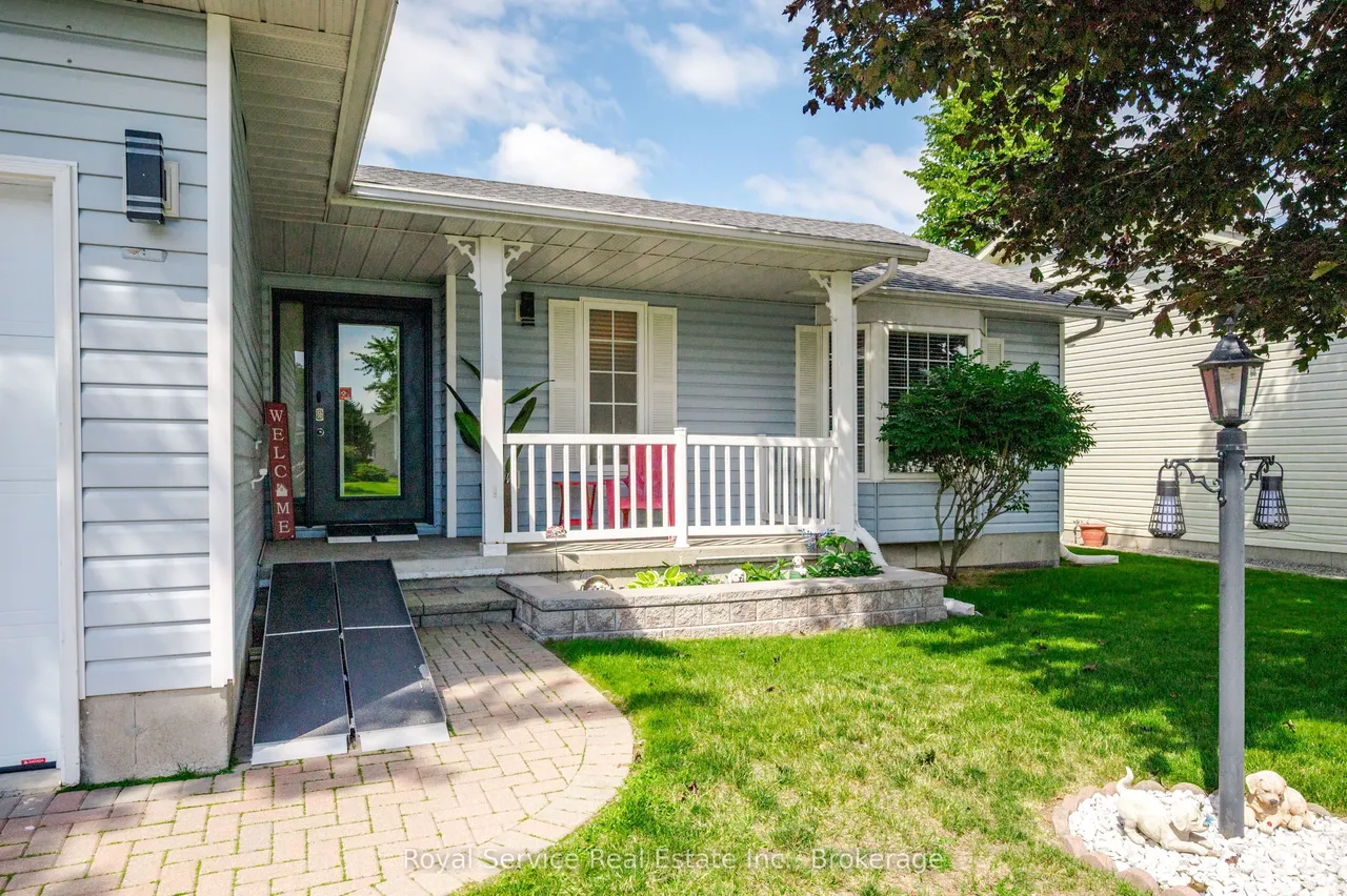 11 Algonquin Trail — photo 2