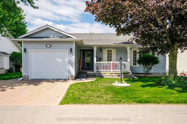 11 Algonquin Trail