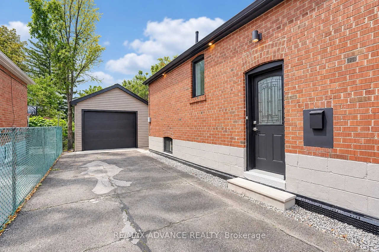 39 Janet Boulevard — photo 48