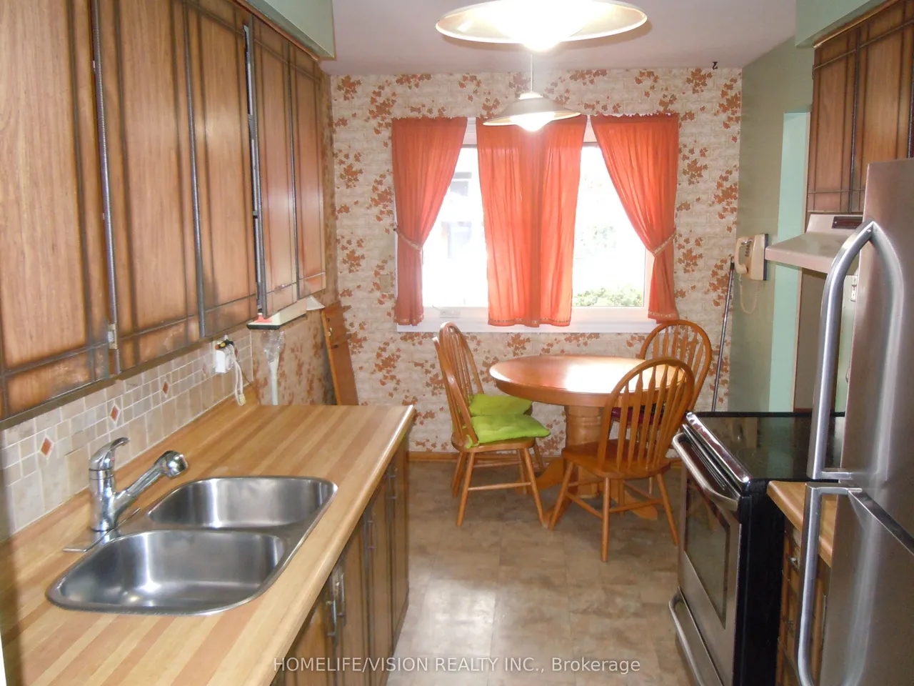 76 Crayford Drive — photo 3