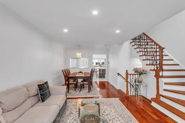 32 Armitage Crescent — photo 2