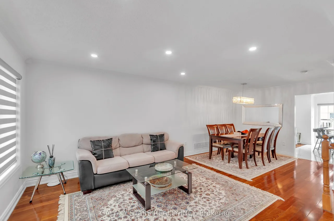 32 Armitage Crescent — photo 3