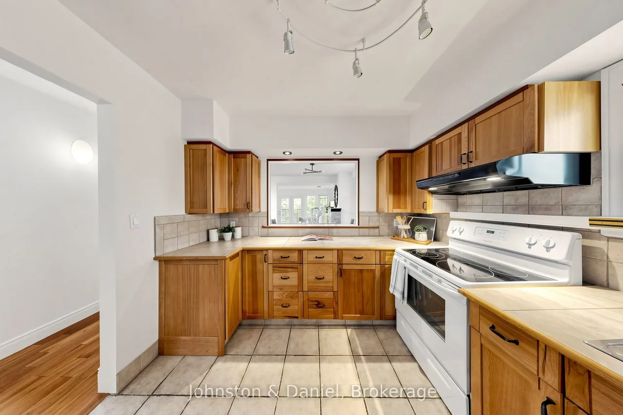 502 Scarborough Road — photo 49