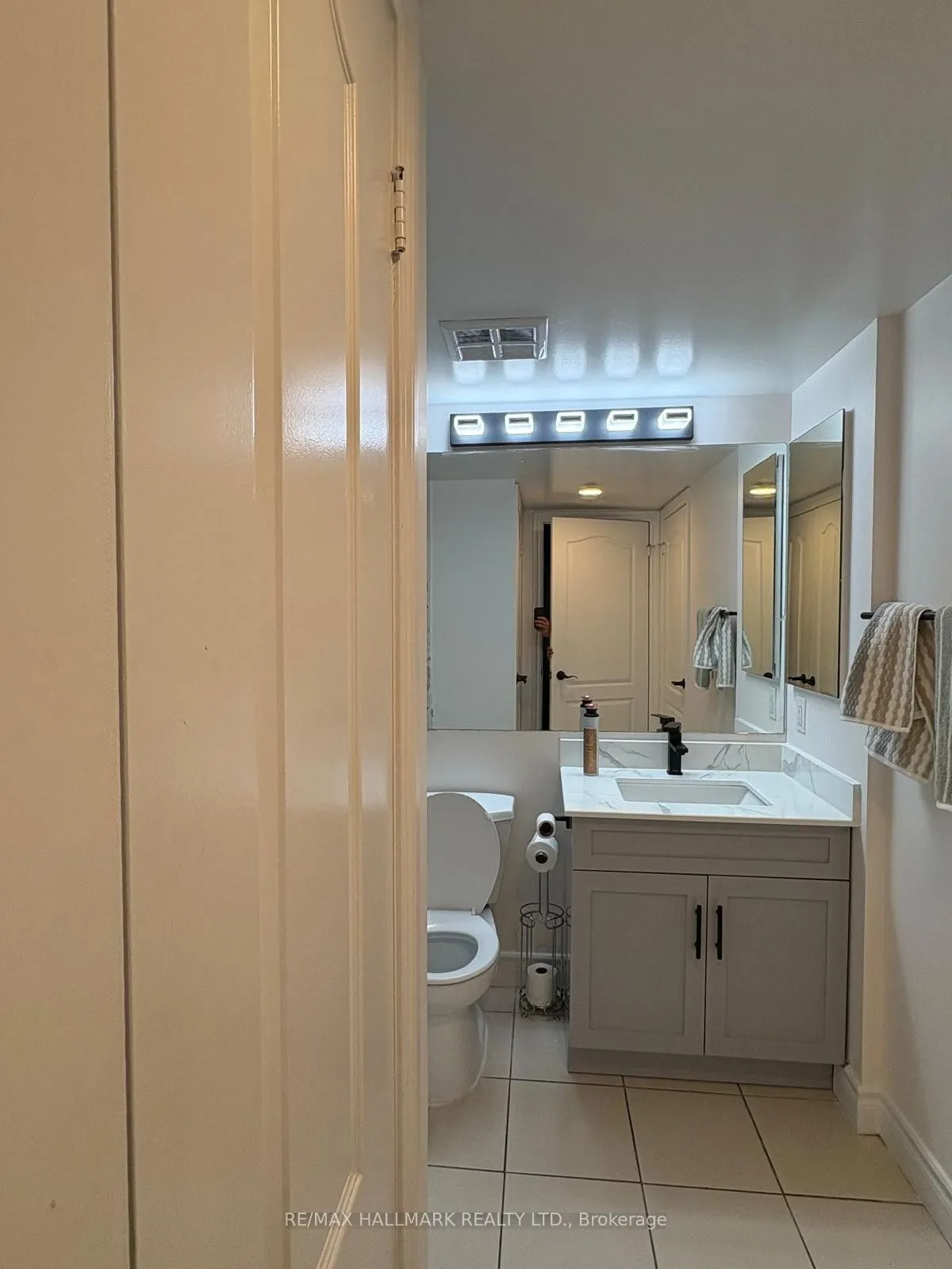 70 Town Centre Court, Unit 1805 — photo 15