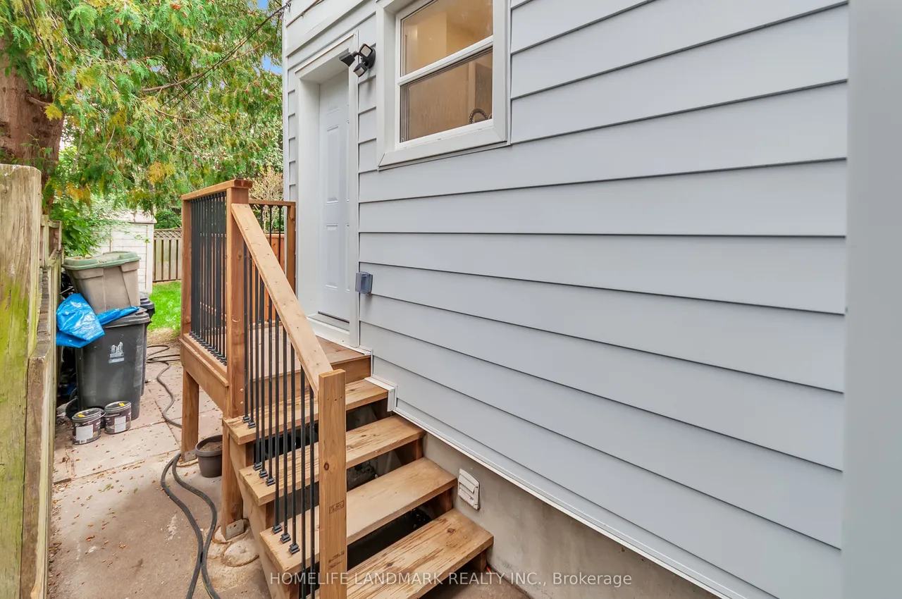 26 Queensdale Avenue — photo 3