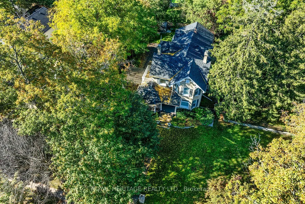 220 Cochrane Street — photo 48
