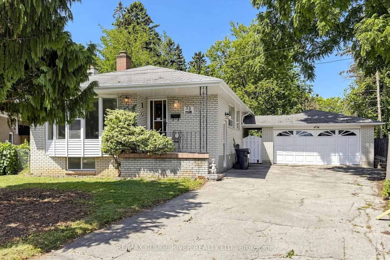 38 Lombardy Crescent — photo 3