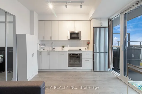 2550 Simcoe Street N, Unit 502 — photo 2