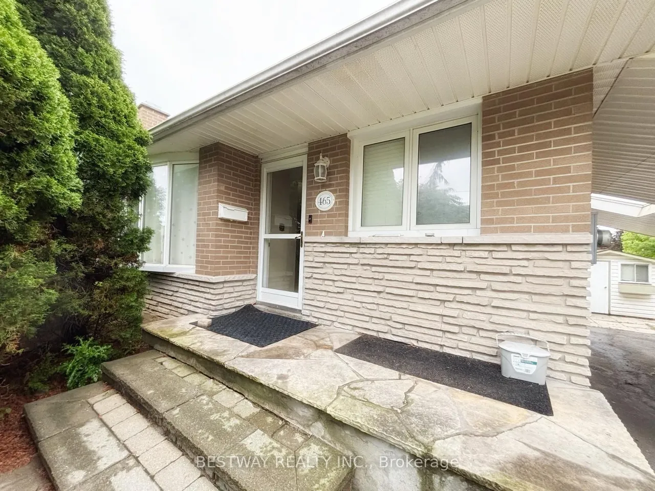 465 Humewood Avenue N — photo 3