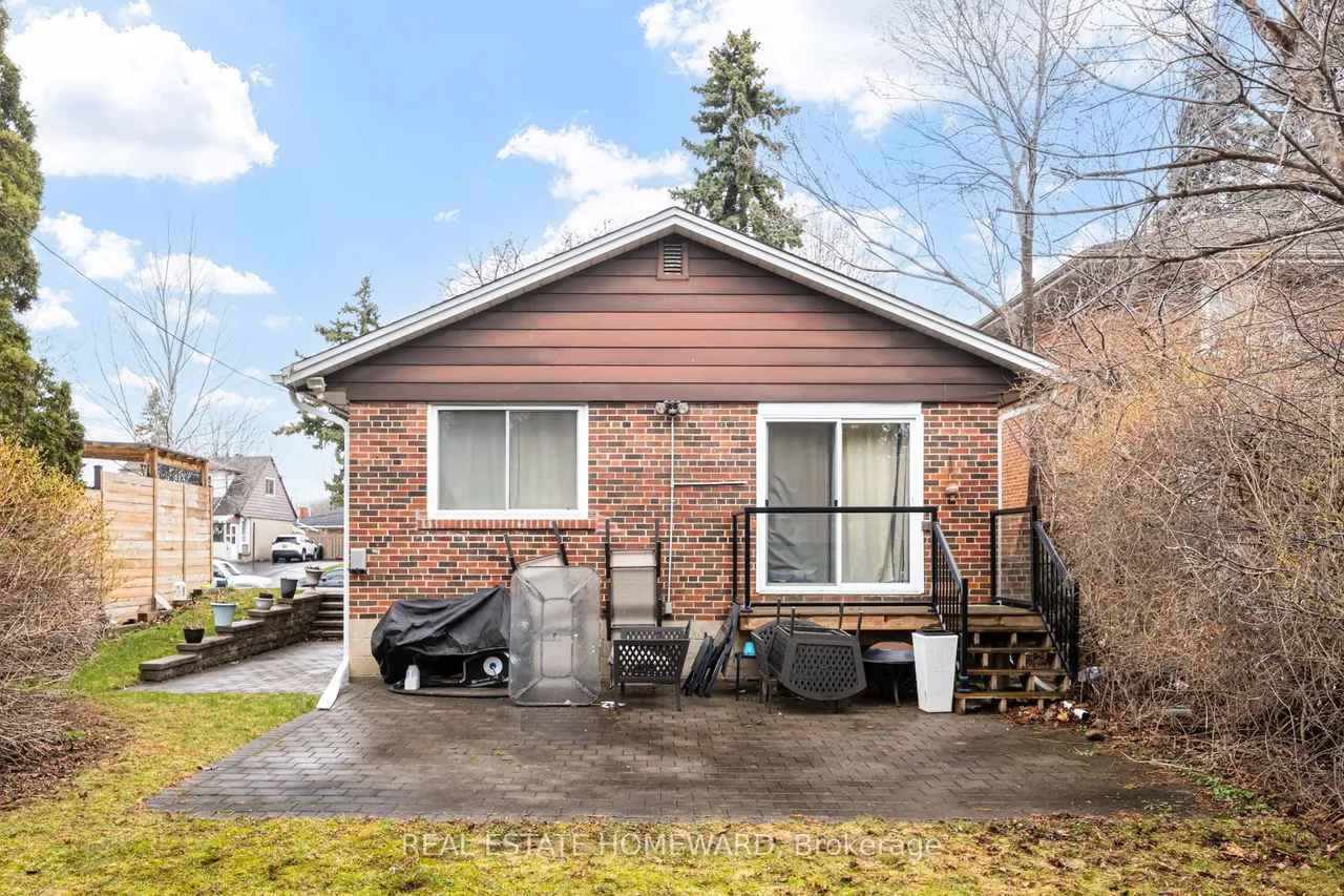 4 Moorecroft Crescent — photo 24