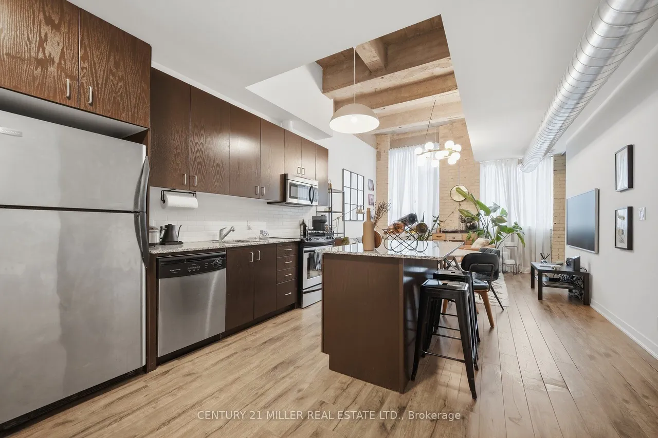 201 Carlaw Avenue, Unit 123 — photo 3