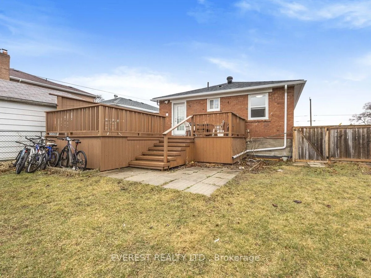 91 Hart Avenue — photo 28