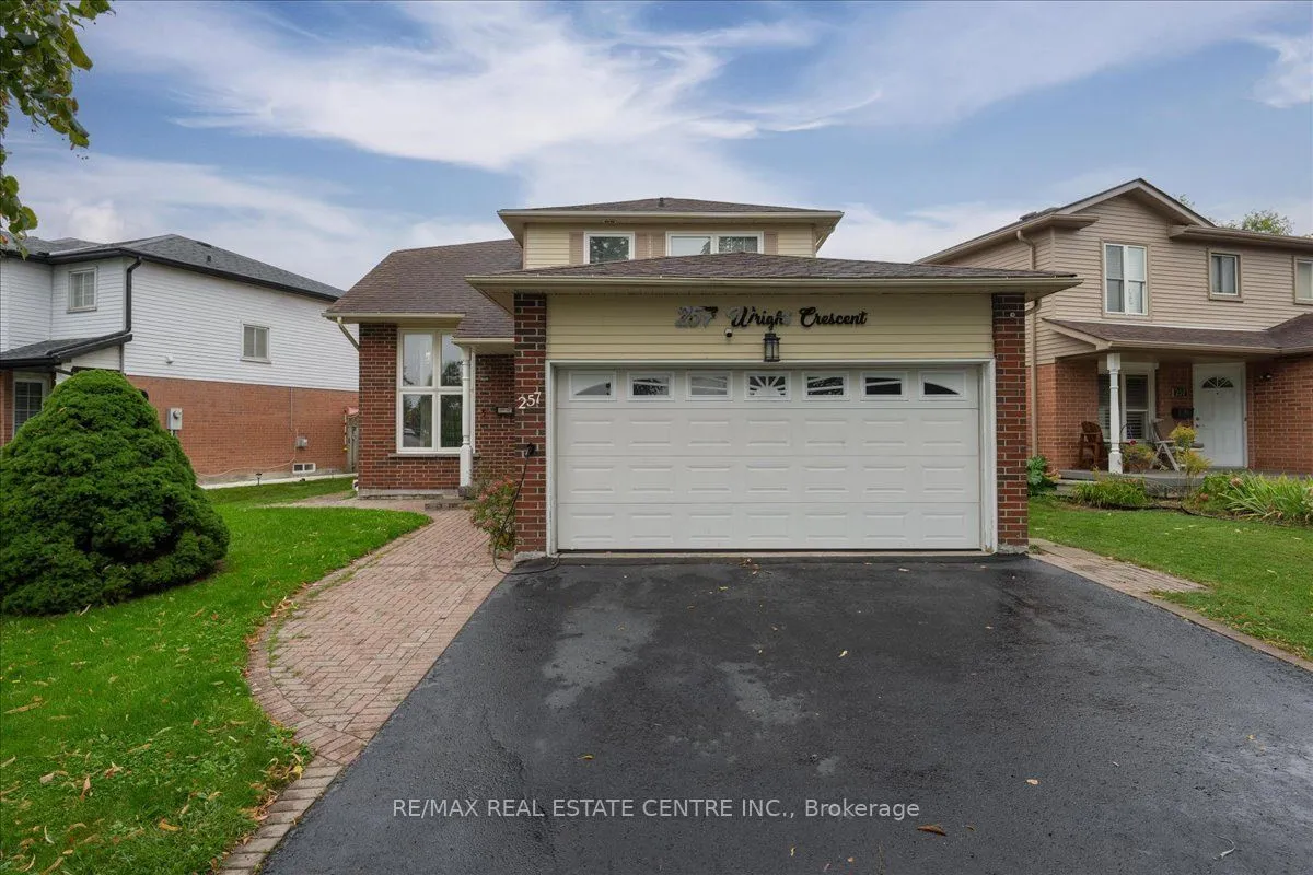 257 Wright Crescent — photo 2