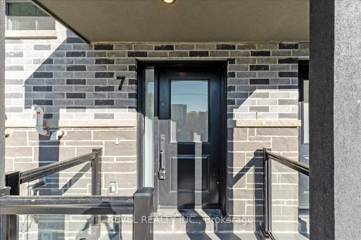 200 Railway Engine House Way, Unit 7 — photo 3