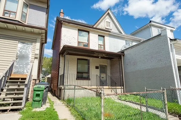 776 Gerrard Street E — photo 2