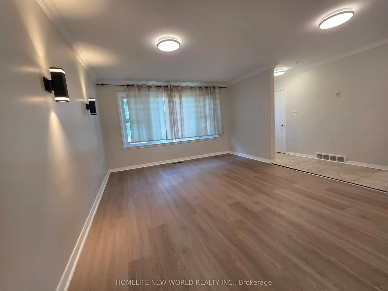 544 Mary Street E — photo 3