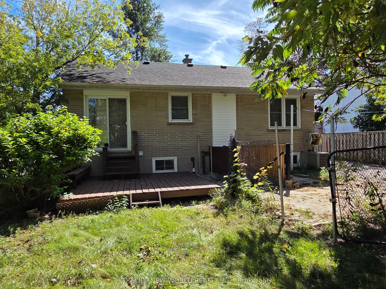 544 Mary Street E — photo 13