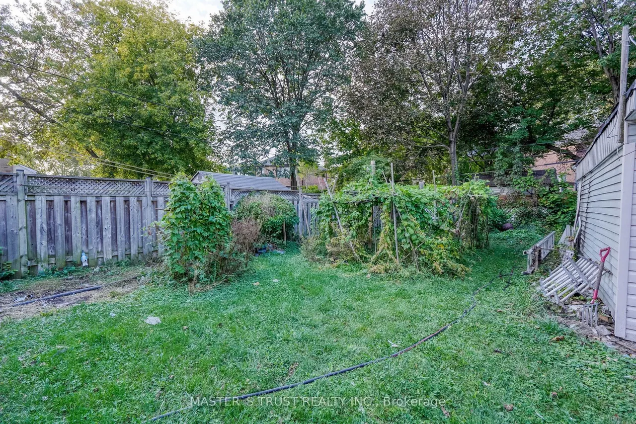 10 Lindal Avenue — photo 34