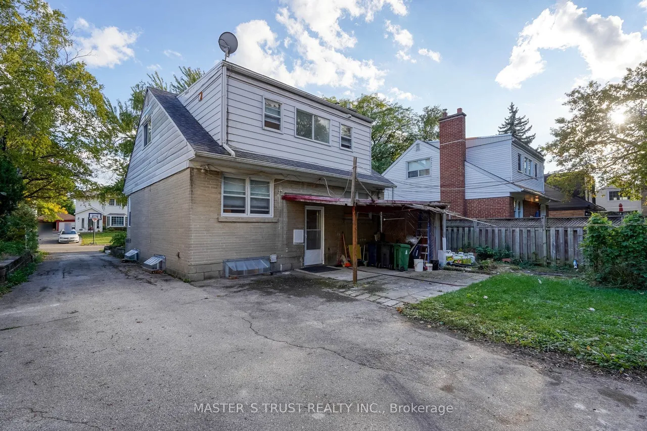 10 Lindal Avenue — photo 33